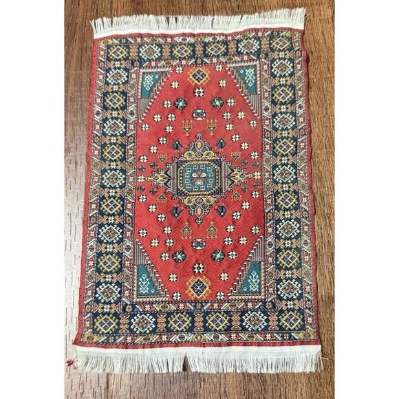 Dollhouse Large Rug Fabric 9" x 6" Burgundy Green 1:12 Scale Miniature - Picture 1 of 7